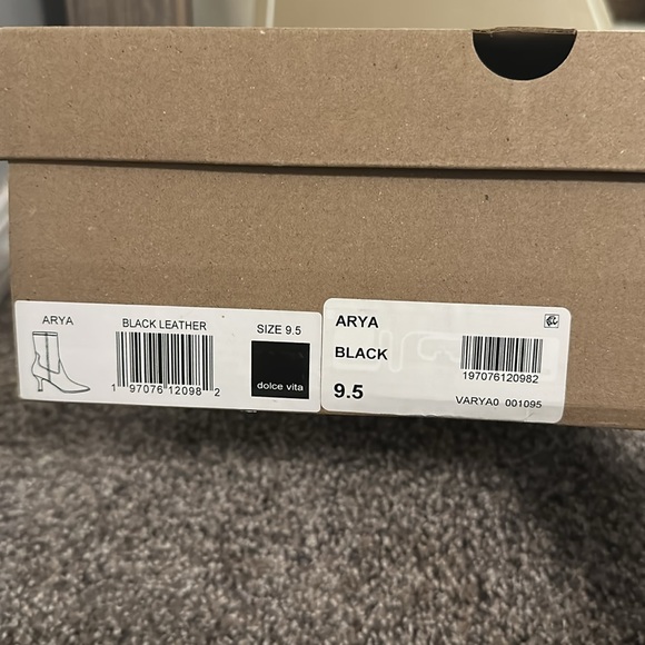 Dolce Vita Black Leather Kitten Heel Boots - Picture 4 of 4